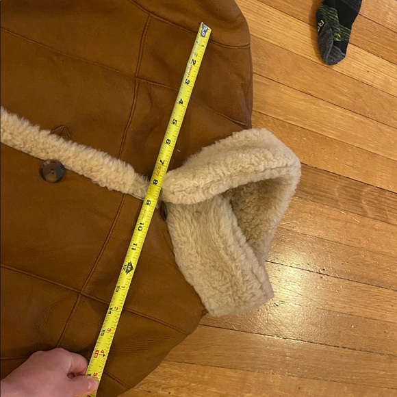 100% Shearling Leather Coat - Picture 8 of 8